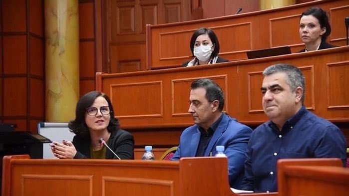 BGonxhja's tweet photo. Me kalimin e Kolaudimit tek DPSHTRR, sot kemi kapacitetet të mbështesim politikat vendore, komunitetet e bashkitë e tyre për mjete më miqësore me qytetet dhe zonat e banuara, për frenim ndotjeje akustike e mjedisore, siguri rrugore e cilësi jetese më të lartë në qendrat urbane!💚 https://t.co/WoeGjN9JDE