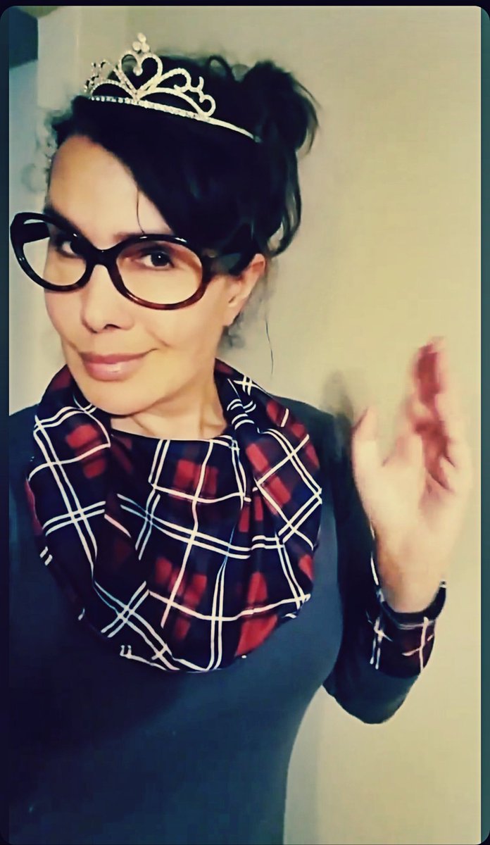 KalElleJagger's tweet photo. The Queen (inside of me) is off to see the The Queen for a spot of tea.
#WatchOutLondon
#NewRomantics
#UKmusicscene https://t.co/tsbXZiyfmh