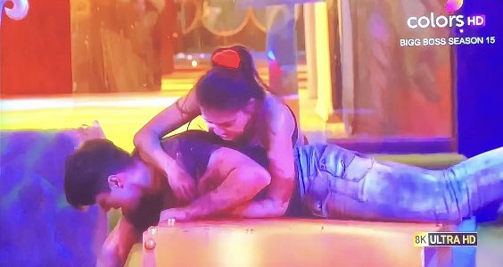 Yeagerist007's tweet photo. She : He touched me.

Also she :

AUDIENCE SUPPORTS PRATIK https://t.co/Nd4tEDn6xt