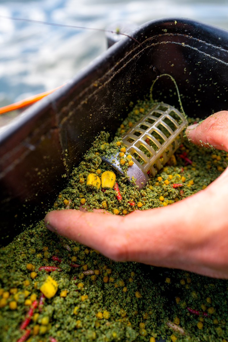Mainline_Match's tweet photo. GREEN SUPREME✅
A groundbait designed to catch all species of fish on a range of venues and methods!
✅Available in 1kg re-seal bag
#mainlinebaits #mainlinematch #matchfishing #groundbaits #greensupreme https://t.co/mWvJxpeAk1