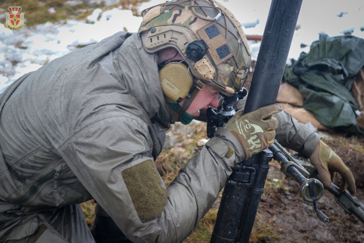 Bvr5Li's tweet photo. This week, two teams of our battalion went live firing with their 60mm mortars in Camp Elsenborn. They were supported by the Infantry School.

#Bvr5Li #ProudBelgianSoldier #ccland https://t.co/jf4BFNXK4E