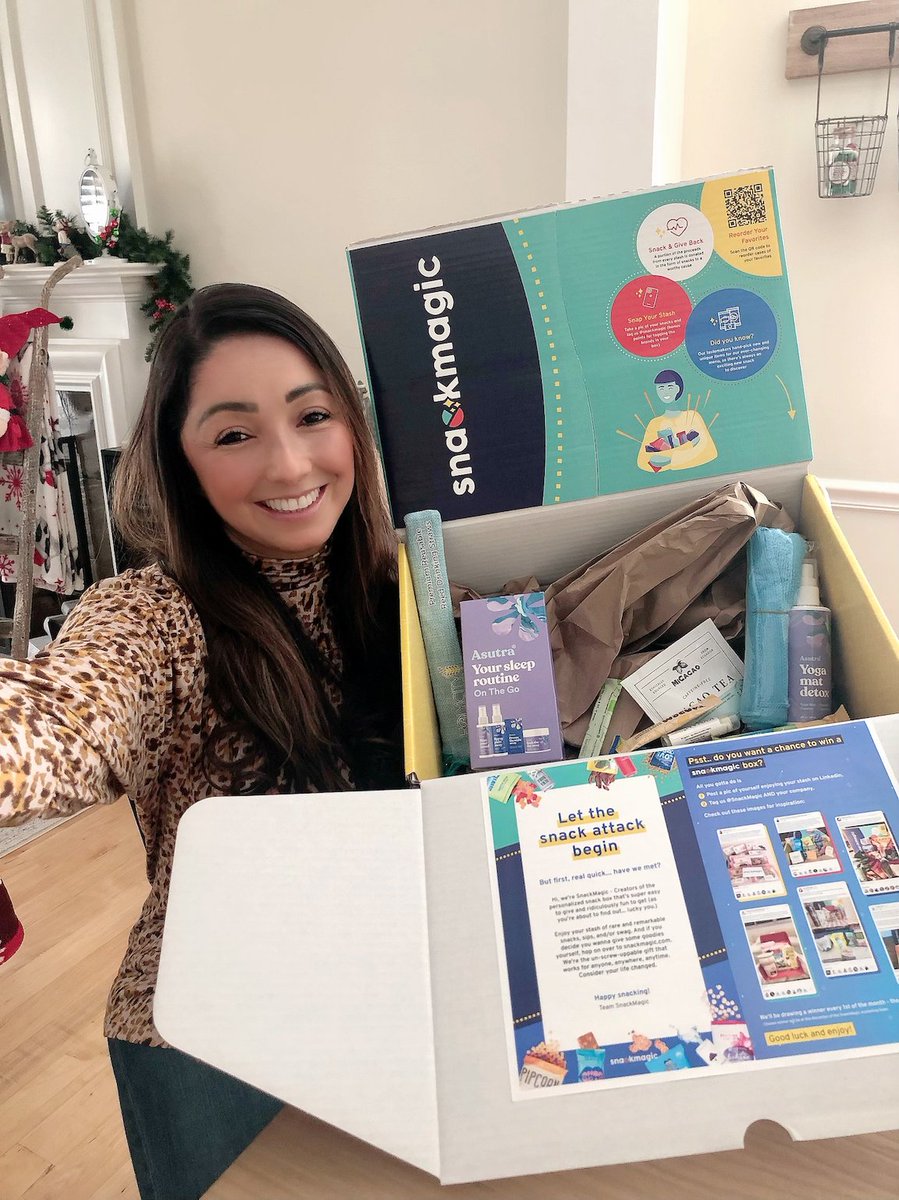 futurethinktank's tweet photo. Since we often ask orgs to shake up their meetings, we put a spin on our own #meeting this week. All of us got to pick our favorite snacks 😋  and swags from @snackmagic and share with each other what we got! Tell us how you spiced up your #virtualmeetings in the comments below👇 https://t.co/XXUr0n4F9j