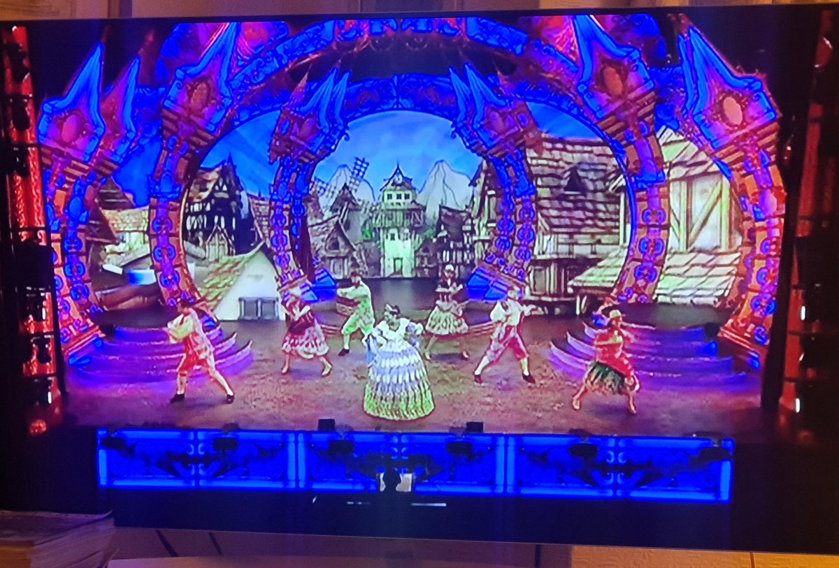 Jane_Stevenson_'s tweet photo. Great article on @bbcmtd about @WolvesGrand panto. The set looks absolutely fantastic 👍 #OhYesItDoes
#Wolverhampton #Wolves 🐺🧡🖤 https://t.co/q0t3FKnxMJ