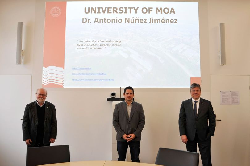 UniversidadMoa's tweet photo. Se revisaron el estado actual de las relaciones entre la TU Clausthal y la UMoa, surgen posibles acciones para fomentar el trabajo en conjunto #CienciaCubana #LaRazonEsNuestroEscudo #CreciendoConCiencia @CubaMES @columbie2019 @BreffTurro @AllanPierra https://t.co/Lp5Ffqfms5