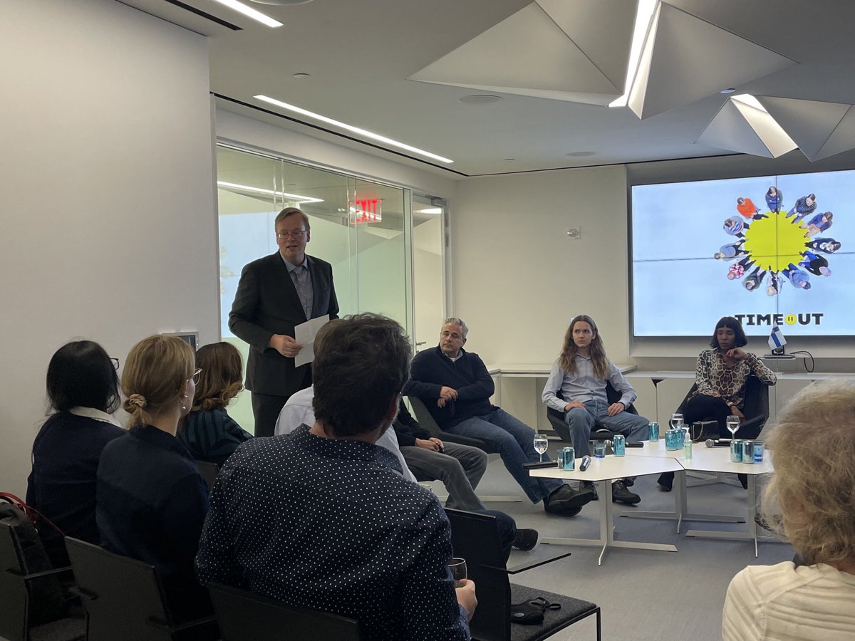 mikakoskinen10's tweet photo. Inspiring and constructive dialogue on the sense of belonging last night at the Consulate. A new Finnish discussion concept, timeout, created by @ErataukoSaatio
#timeoutdialogue
#erätauko
@FinlandNY
@HKorteniemi https://t.co/qCYhyv6BL4