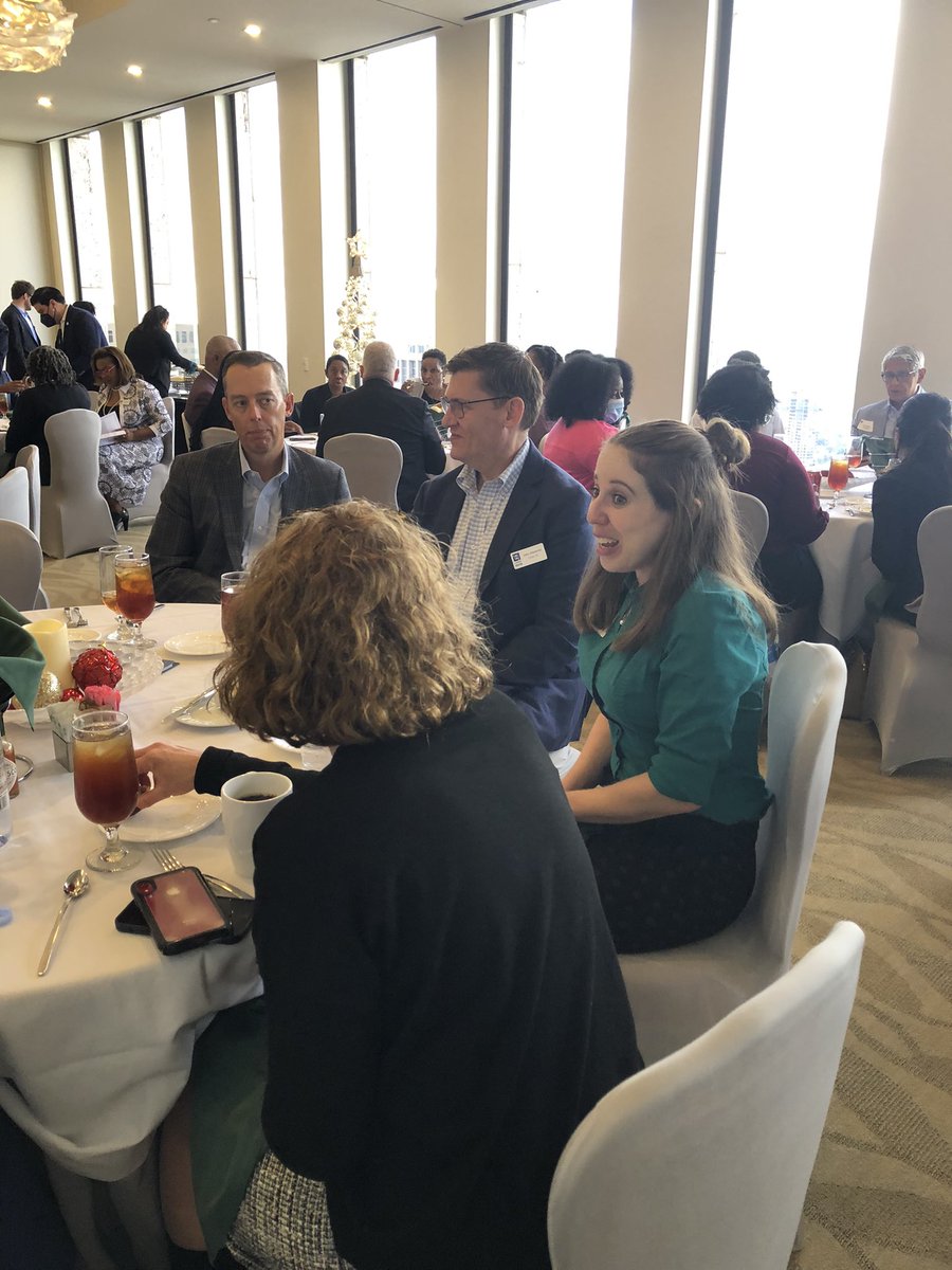 LeadershipHoust's tweet photo. @LeadershipHoust Class XL enjoyed a wonderful lunch today at The Houston Club with elected officials. Thank you @CenterPoint for sponsoring today’s Learning Session, and Paul Lock for representing!#LH40 https://t.co/UOaPUutSsx