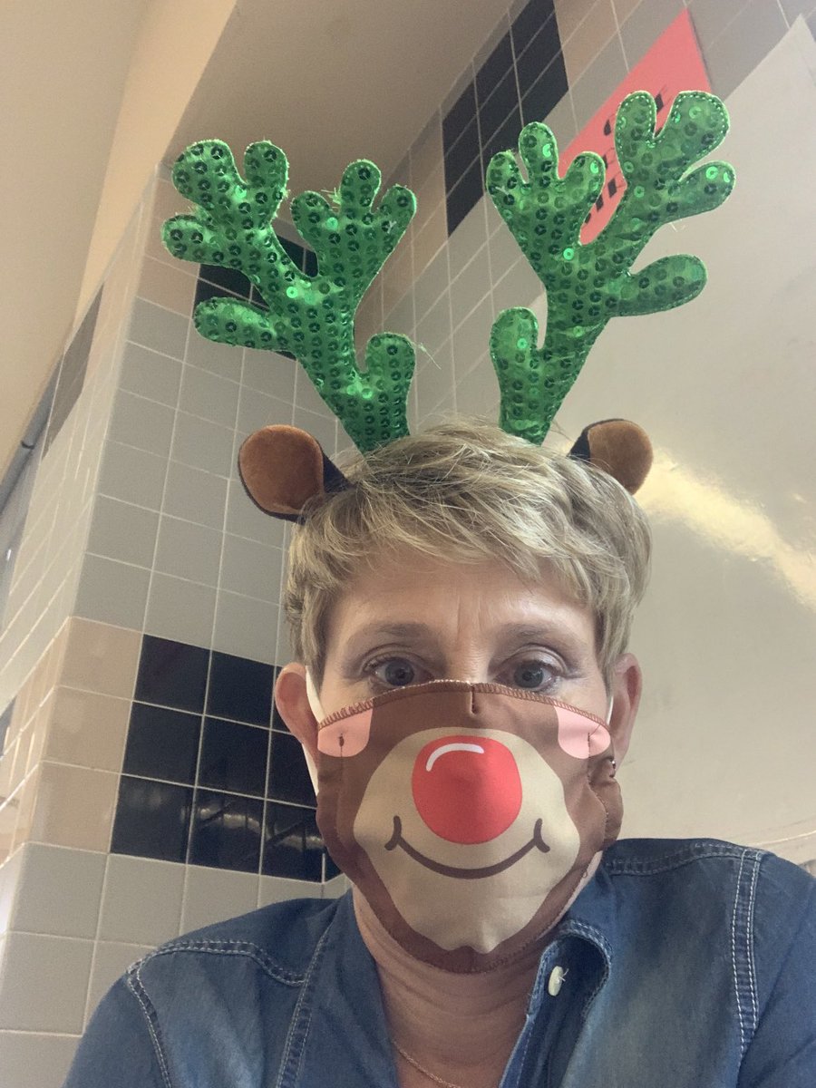 Prove you’re a middle school principal without saying you are. ⁦<a href="/middle_hills/">Eastern Hills Middle School</a>⁩ ⁦<a href="/KilleenISD_/">KISD Sports</a>⁩ #reindeerday #12daysofChristmas