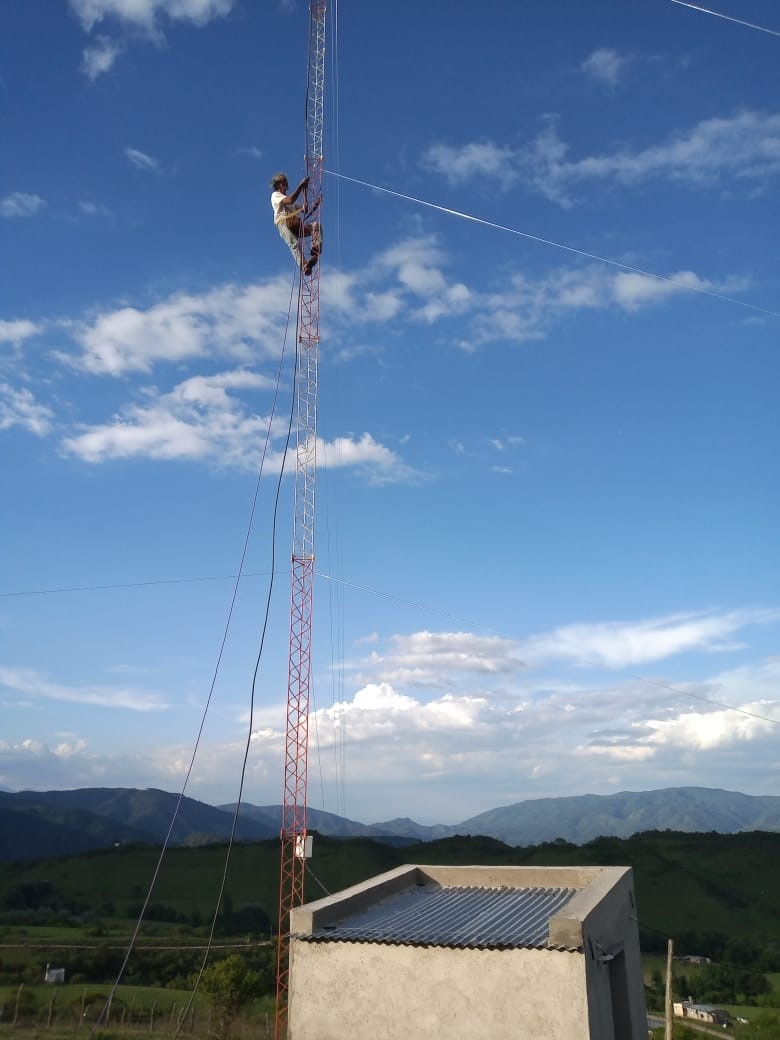 originariosAR's tweet photo. Tucumán: Se inaugura una nueva radio indígena en argentina

https://t.co/sSxCsjRpeu 

#ComunidadDiaguitaCalchaquíPotreroRodeoGrande #PuebloDiaguita  #FMIdentidad #887mhz #GestionDanielSanchez #11D #ComunicacionConIdentidad #originariosAR #LSCA #fomeca #DerechoALaComunicacion https://t.co/m58UBvbXdz