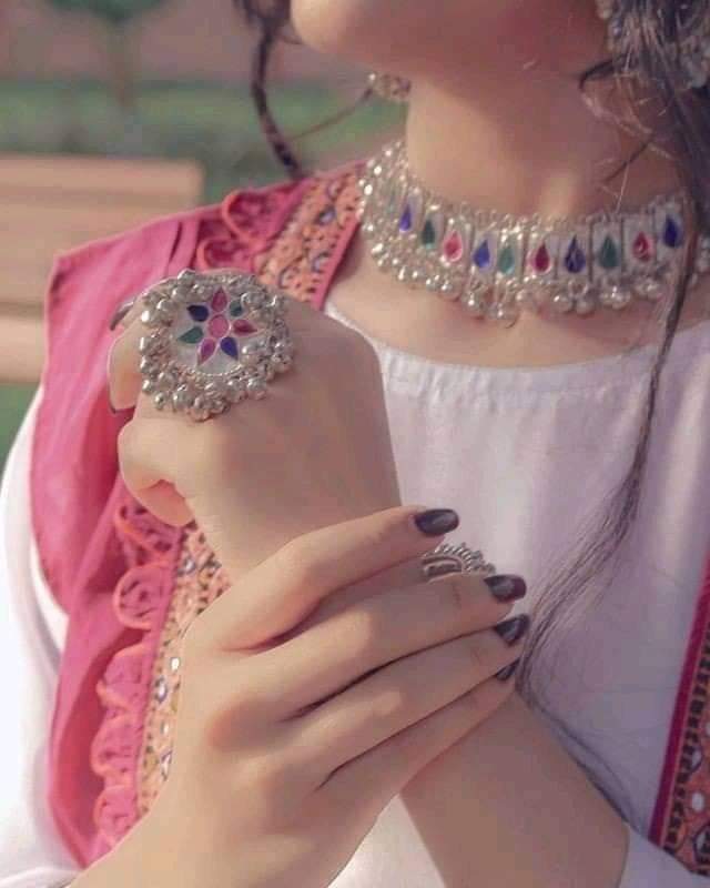 ہم کیوں غم کرے کہ ہمیں وہ نہیں ملے،✌

*غم تو وہ کرے جسے ہم نہیں ملے😏