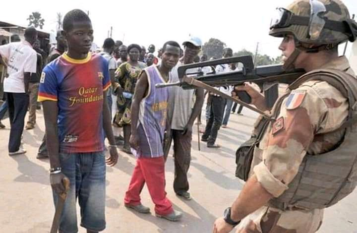 Futurical's tweet photo. And what is the government of #BurkinaFaso doing while the #French are killing their young people who are only saying #NoMore to exploitation, imperialism, and occupation? I can't imagine what is running in this young man's head! But yes, all he is saying is #PasPlus https://t.co/qIBug7PELk