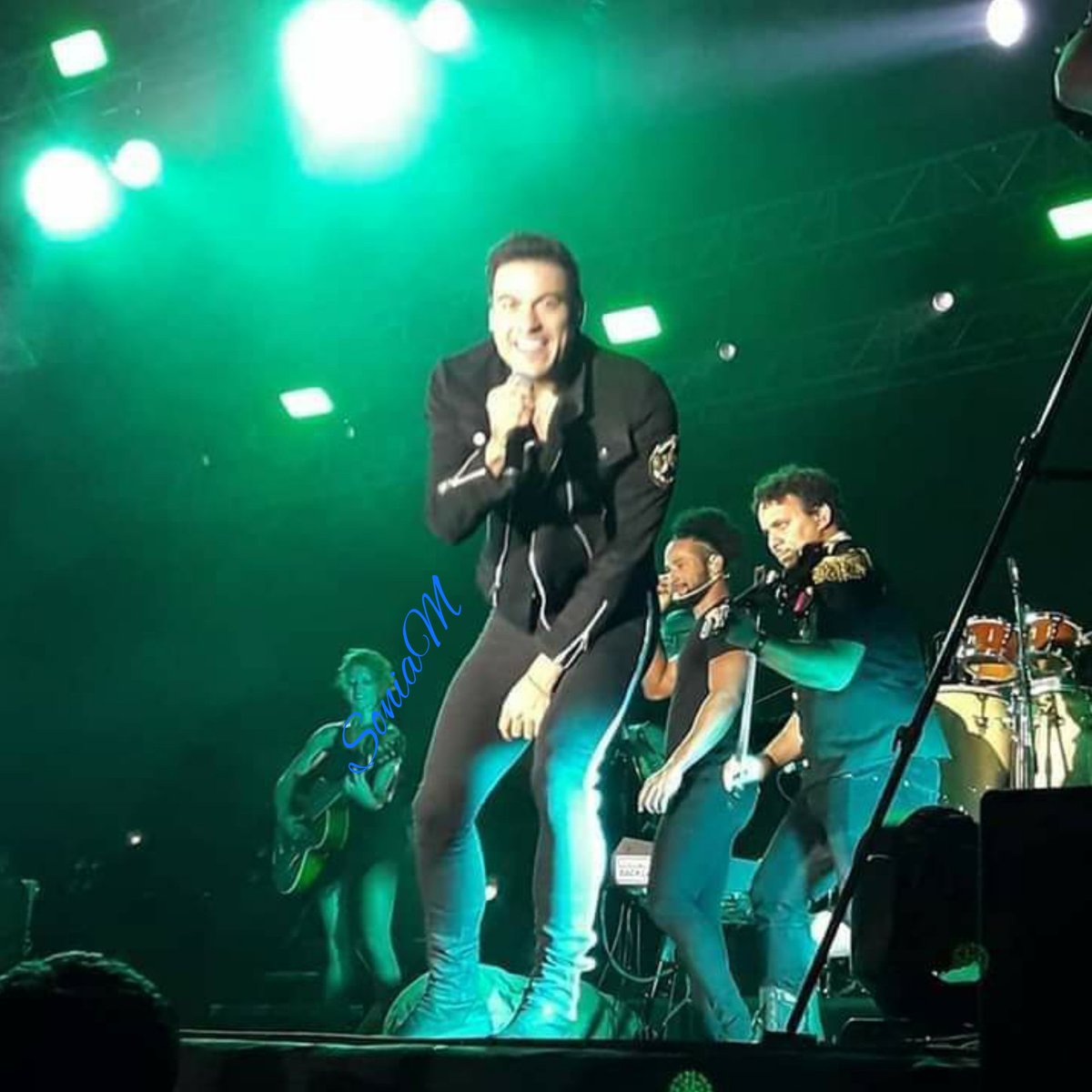marce4419's tweet photo. @_CarlosRivera Después de gritar tu nombre un sinfín de veces,lo logré!!;💪🙋Y allí saqué la instantánea que guardaré for ever and ever!! #Cordoba #Argentina 12/12/19🇦🇷💙  LA ÚLTİMA GUERRA https://t.co/G6fFz0T48g