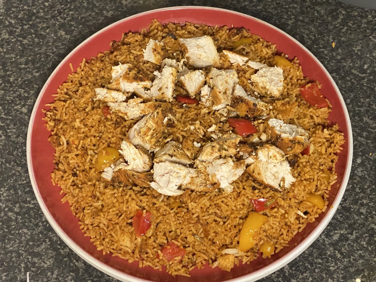 2001joe_mendy's tweet image. Got spicy again this week. I made this Peri Peri Chicken with Spicy Rice!! #FridayCooking #PeriPeriChicken
