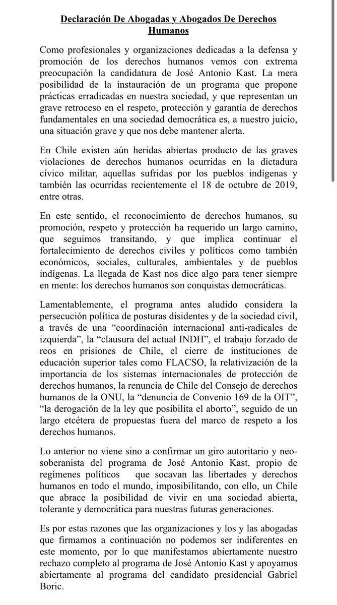 N_PrensaCL's tweet photo. 🔴 “La llegada de @joseantoniokast nos dice algo para tener siempre en mente: los derechos humanos son conquistas democráticas”, abogados especializados en DDHH dan su apoyo a @gabrielboric. https://t.co/6GUcoEvrjl