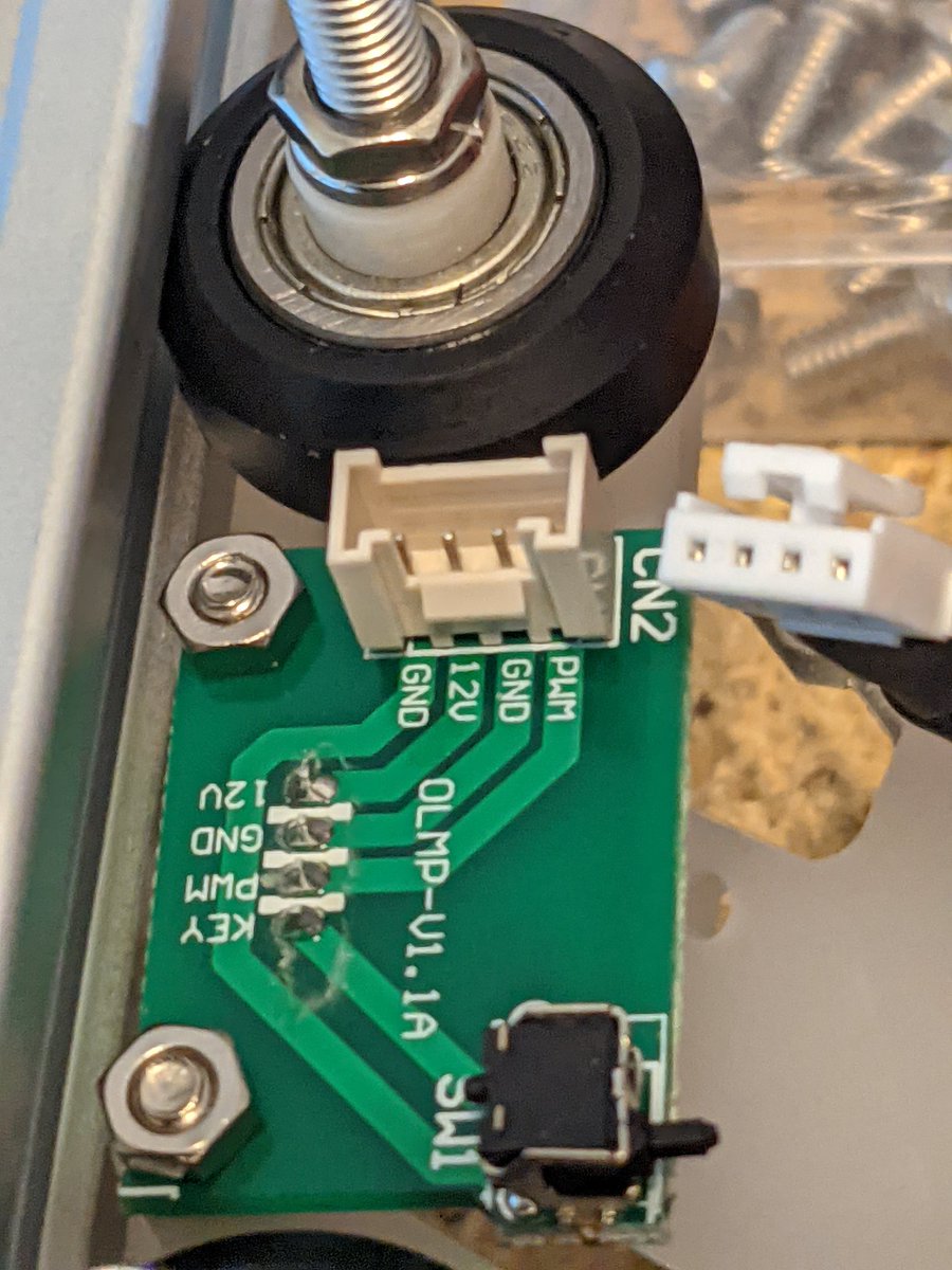 VectorRoll's tweet image. @RealSexyCyborg
This is probably a shot in the dark but do you know what type of connector this is?
It is used on my #Ortur #Aufero #Laser1 (2 pics below)
Searching online it looks close to this 3 pin Molex Sherlock but not exactly the same. (Other 2 pics)
@Ortur3D @OrturOfficial
