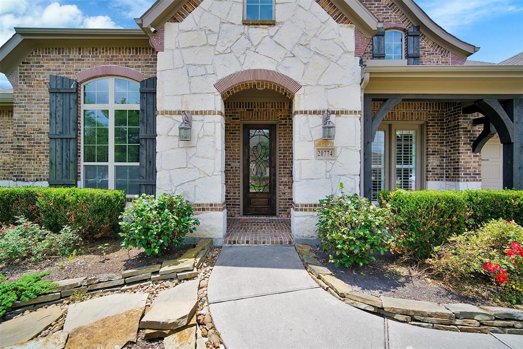 msrerealty's tweet photo. Another closing for the books! 

We hope you enjoy your new home and thank you for choosing Martin|Shanahan to trust us in your homebuying journey. 

#closing #housesold #homebuying #realestatejourney #justsold #homeclosed #realestate #houstonrealestate #stayconnected #thankyou https://t.co/t5AtyNpYXn