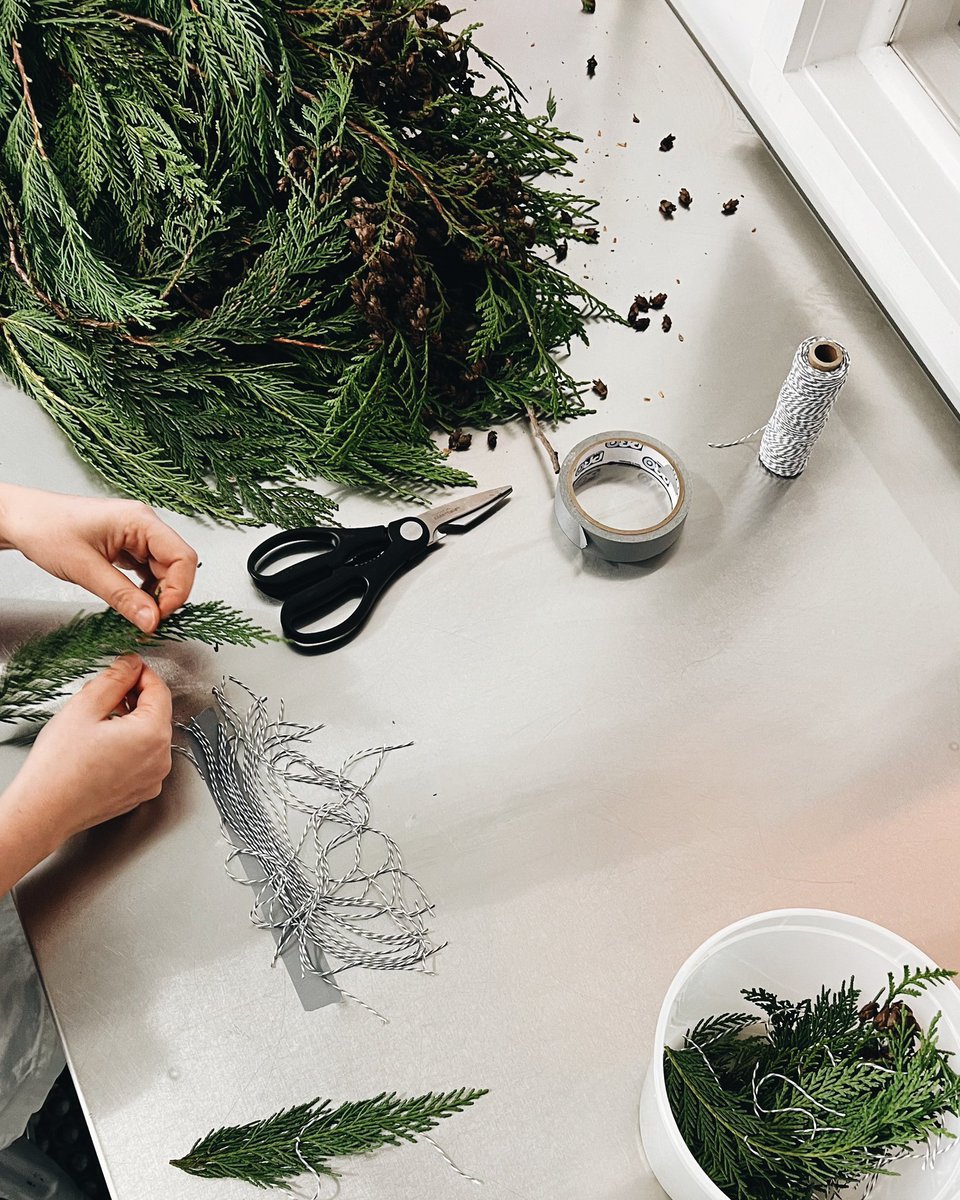 nectarandgreen's tweet photo. For one month each year N&amp;G HQ smells like cinnamon, cloves + fresh cedar. 🌿🌿 https://t.co/GTvy0X9CFp