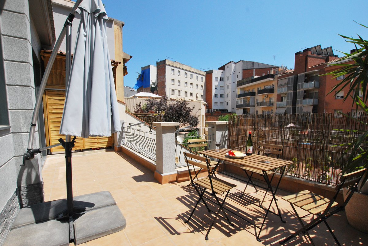 HT_vacacional's tweet photo. ¡Espectacular piso con gran terraza en el centro! Si buscas vivienda temporal, esta es tu oportunidad 😋😘
🛏 3 habitaciones
🛁 2 baños
🛋 Salón comedor
🍽 Cocina equipada
☀️Terraza
https://t.co/XkZMOZVt1I
👋 https://t.co/QUd9drIJq7 ☎ 930111954
#HelloTime #SantFeliuLlobregat https://t.co/N6Ay0ayIyO