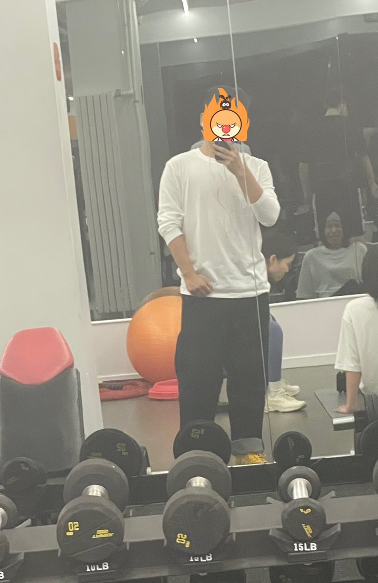 xixw11's tweet photo. 持续发胖 https://t.co/w8sRqmq3Gz