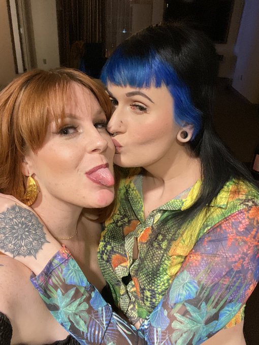 Thank you R for bringing us babies to Vegas &amp; spoiling us. @MsSpaceleigh2U is my TX girlfriend now 💘<a href="/tag/beyourowndaddy"class="tags"><span>#beyourowndaddy</span></a>