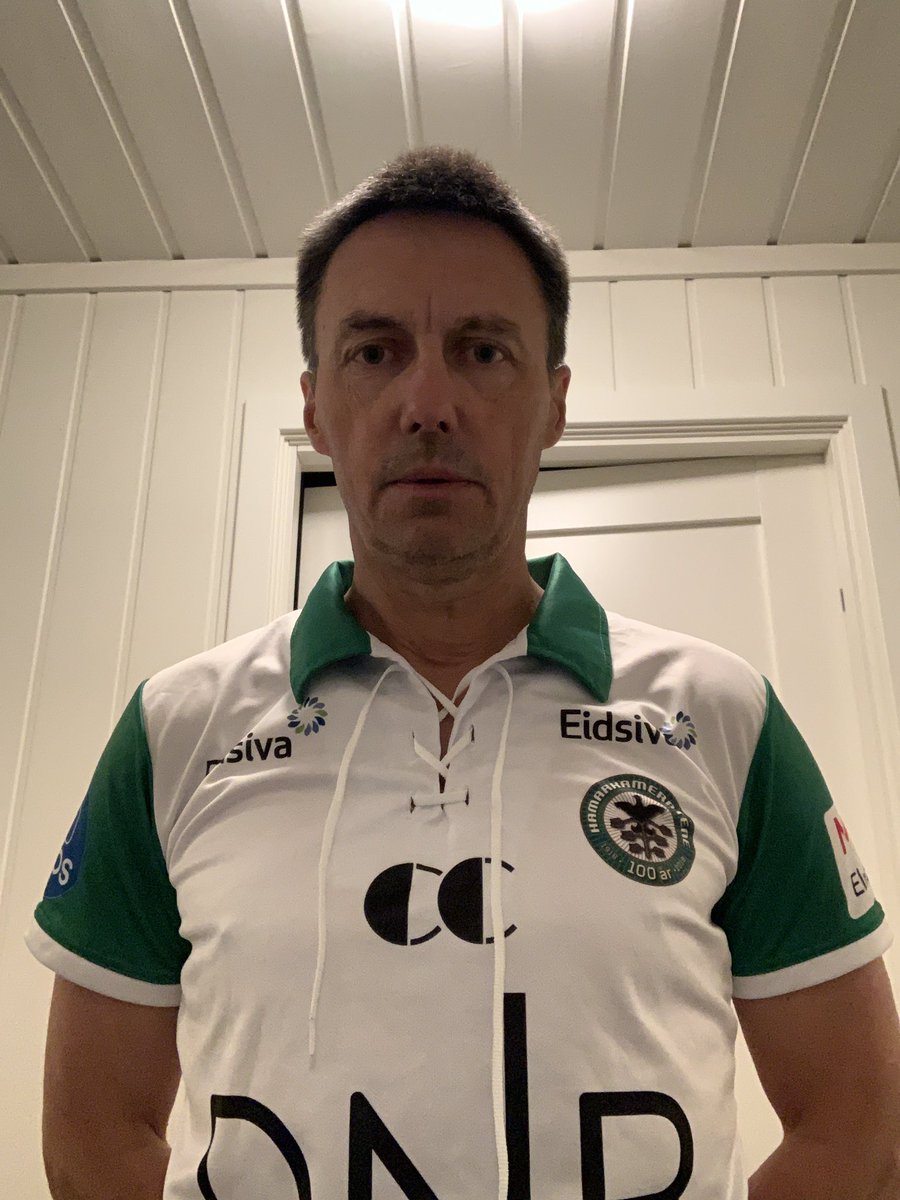 #fotballtrøyefredag Vipps 50 kroner (eller gjerne mer) til Barnekreftforeningen på 705404