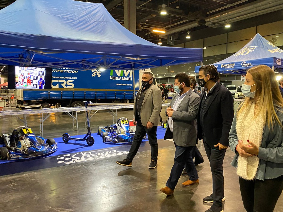 ¡Hoy hemos vivido una jornada diferente! 

Hemos presentado todo nuestro equipo en la <a href="/feria_automovil/">Feria Automóvil</a> en <a href="/Feria_Valencia/">Feria Valencia</a> y los asistentes han podido conocer el proyecto de <a href="/PragaEs/">PragaRacingES</a>.

Seguimos creciendo cada día .

#SomosPragaRacing 💙