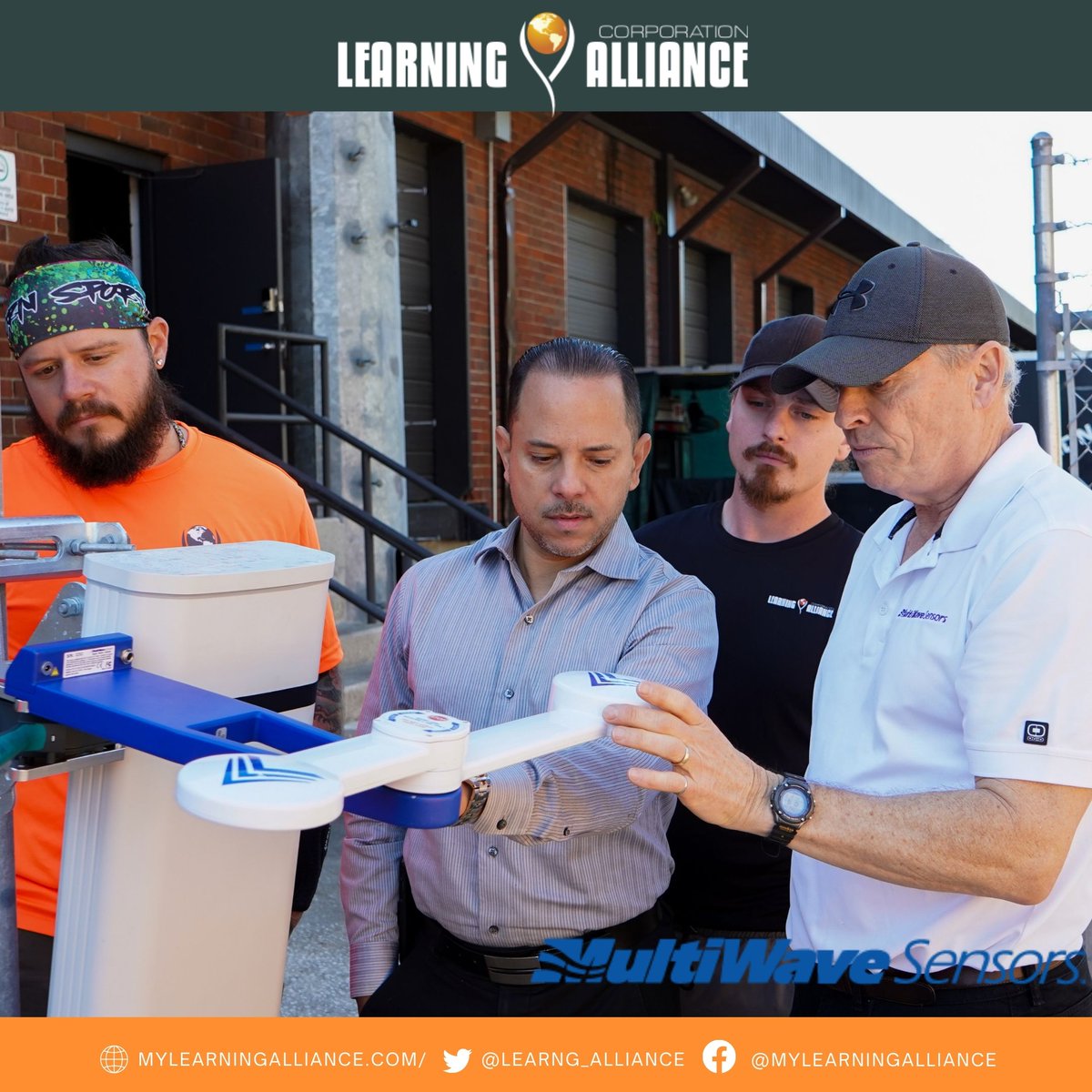 Learng_Alliance's tweet photo. It was great having our new partner, Multiwave Sensors, visit the LAC campus. We look forward to adding this new content to our curriculum and appreciate the antenna alignment donation!
#LACInspires #TowerTechnicians #ExchangingIdeas #5g #Veteran https://t.co/zx4y9h6JHf