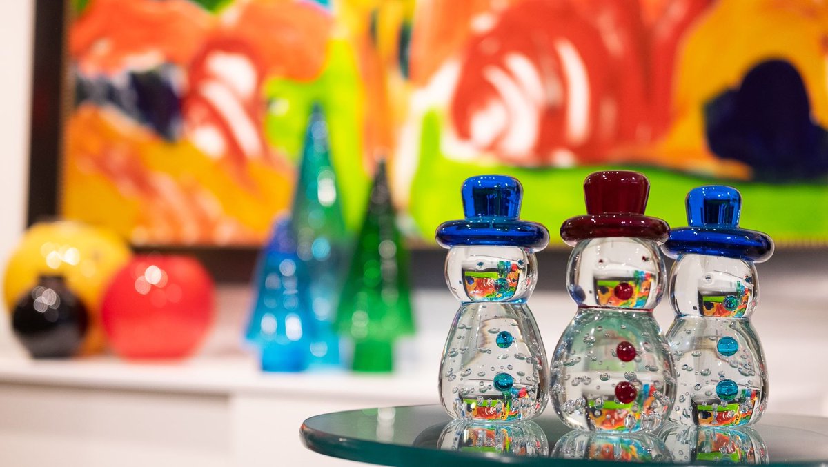 DaveTrippinWV's tweet image. The Huntington Area Holiday Gift Guide - Cabell-Huntington CVB @VisitHuntingtonWV @WVTourism @DowntownHuntington #ShopLocal #ShopWV #SupportSmall  bit.ly/3IeS4oX