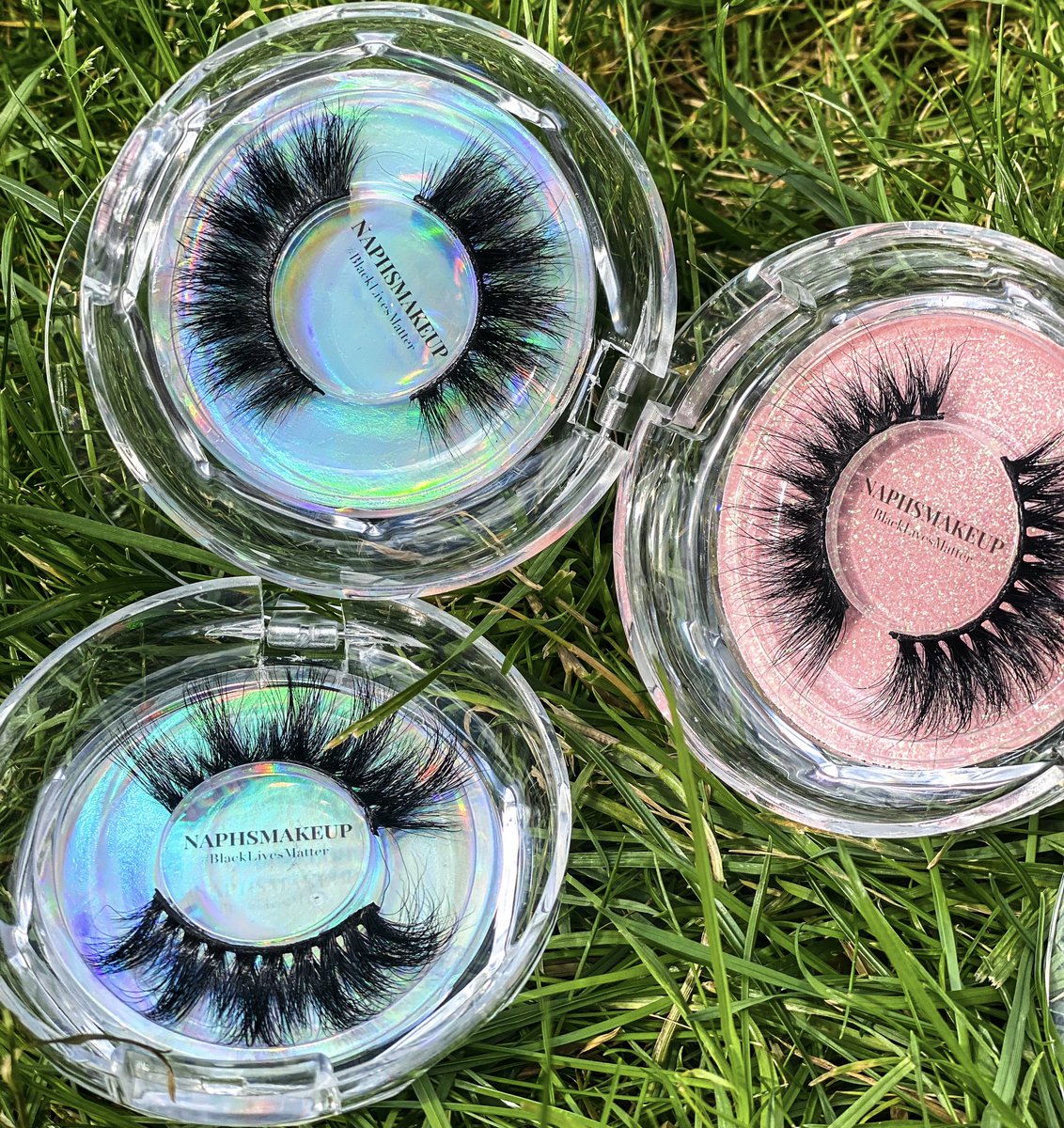 naphsmakeup's tweet photo. Hi @iamcardib small business here, let me send you some lashes and lipgloss sis, make my year☺️✨ https://t.co/1FNWv4ivLO