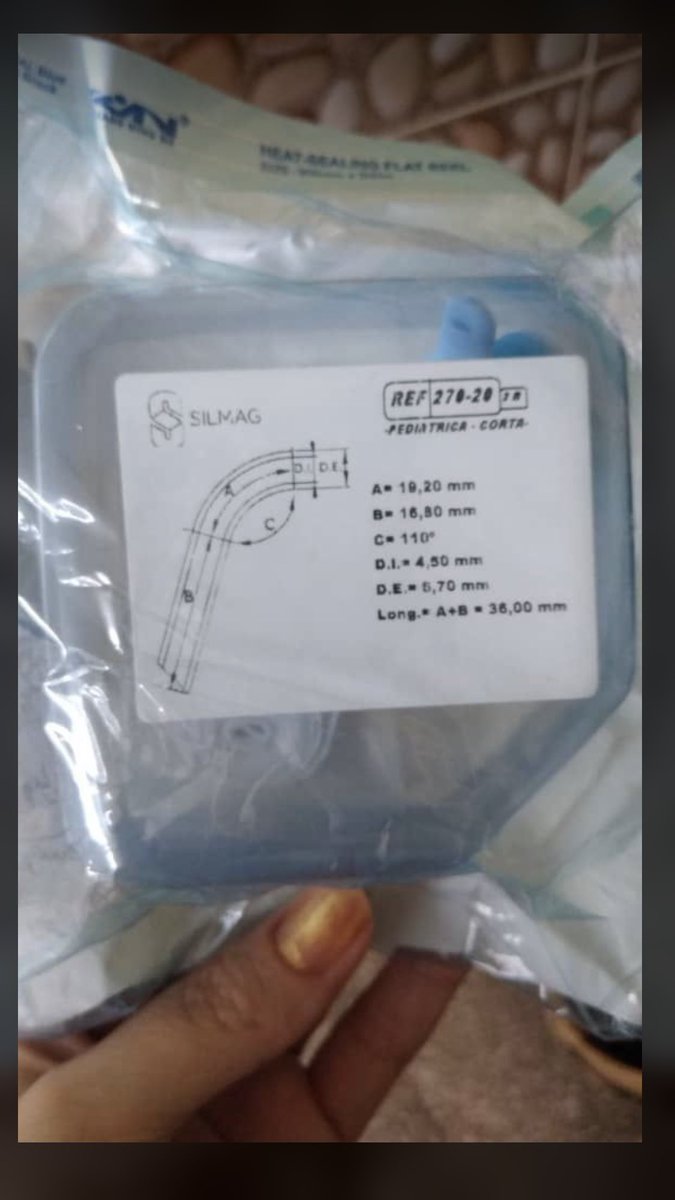 Arriba #TwitterCuba , hagan su magia... se necesita esta cánula para una niña...