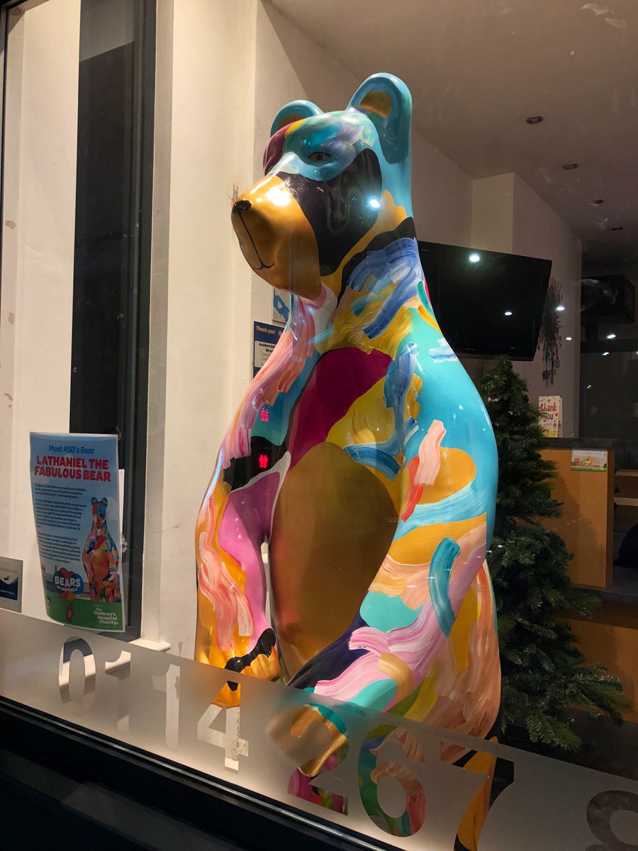 steelcitysnaps's tweet photo. The two @BearsofSheff on Ecclesall Road looking amazing at night! “Lathanial The Fabulous Bear” by Ruby Fox is at Accident Solicitors Direct, and Spencer (originally “Story Of A Steel Bear”) by David Mayne at @SpencersAgents and looks very festive 🐻 #BearsOfSheffield #Sheffield https://t.co/v6k3XmC1DG
