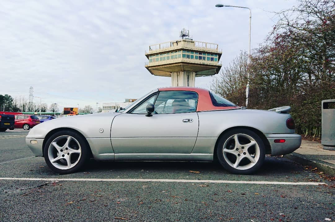 VioletFireCat's tweet photo. Oooh I just realised that #DollyMX my little #MX5 (or #Eunos #Roadster ) actually qualifies as a #Not2Grand car as she was £1450 to buy
This pleases me greatly! (sticker will be fitted ASAP tbh because @N2Grand is a channel WELL worth watching! 💜 )
xXx https://t.co/ibVys4wb5E