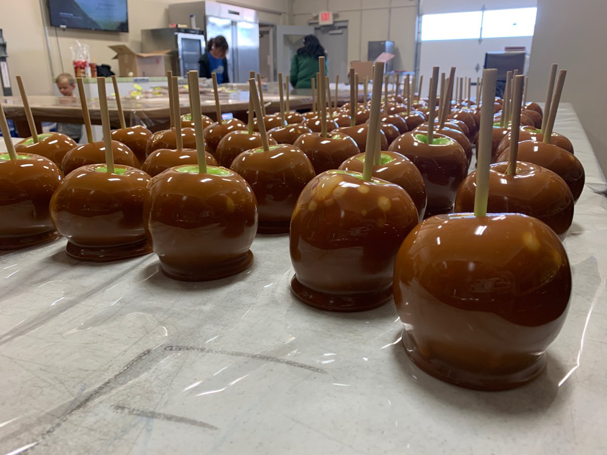 MasterProvision's tweet photo. A busy Friday at MP!!! We welcomed volunteer groups from Covington Classical Academy and 
@Ryle_HS . It's also "apple makin'" day as we prepare to say a Christmas thank you! https://t.co/1HAbGRd1E0