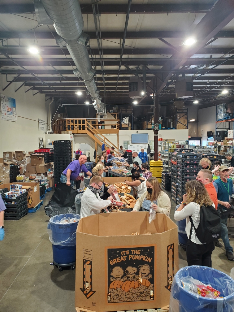 MasterProvision's tweet photo. A busy Friday at MP!!! We welcomed volunteer groups from Covington Classical Academy and 
@Ryle_HS . It's also "apple makin'" day as we prepare to say a Christmas thank you! https://t.co/1HAbGRd1E0
