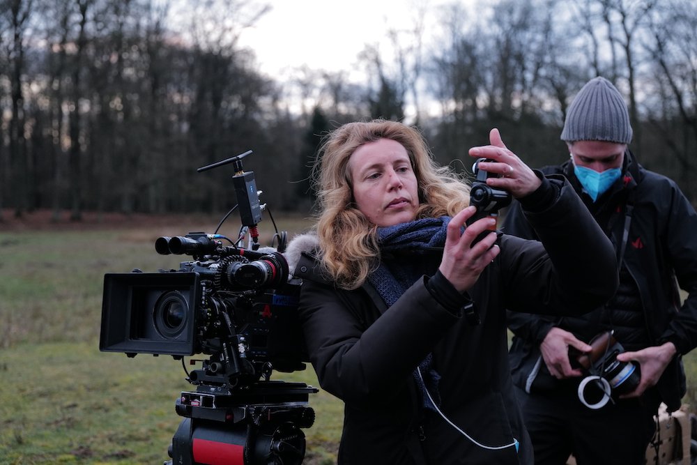 oldfilmsflicker's tweet photo. cinematographers on set: 

Maria Rusche - Shiva Baby
Claire Mathon - Spencer
Ari Wegner - The Power of the Dog
Helene Louvart - The Lost Daughter https://t.co/3PiU839md5