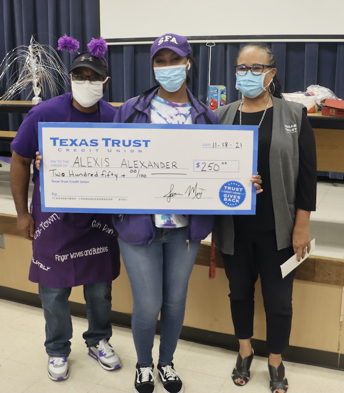 cedarhillisd's tweet photo. Michelle Carter-Pope of @TexasTrustCU presented @ChisdHighpointe Staff Member Alexis Alexander with the #TrustedHero Award, including a $250 check, last month!
@geraldhudson @janine_fields @chisdedfound https://t.co/qMdAQmMFV5