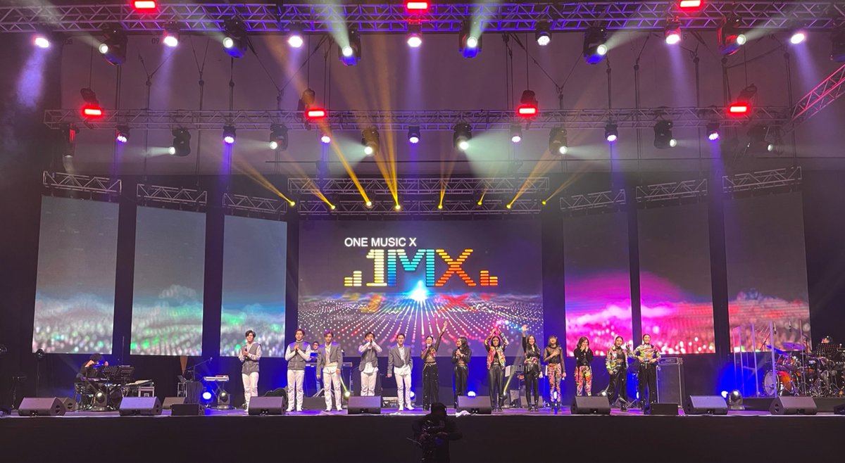 bgyo_ph's tweet photo. #BGYO | #1MXDubai2021

"WE LOVE YOU ACES AND BLOOMS!"

Sending @OFCBGYO_MEMBERS and @bini_members’gratitude to all the ACEs and BLOOMS who watched and supported them in their first international concert! https://t.co/Tqw6DJ6c5E