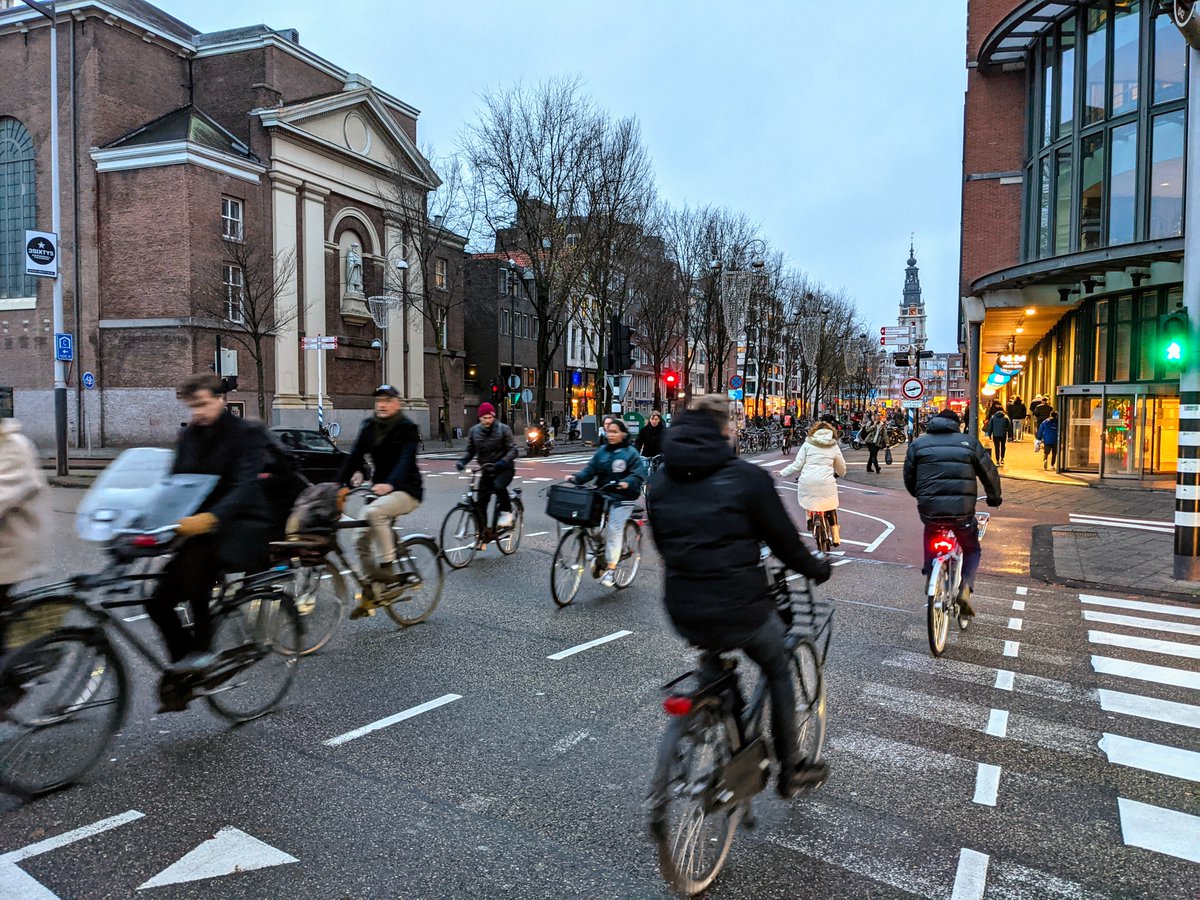 Rush hour in Amsterdam. This should be the dream of every city.