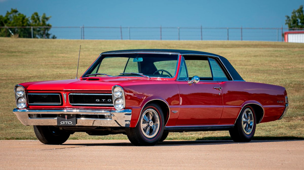 mecum's tweet photo. #LIVE TV = #4OnTheFloor! What's your pick?

▪️70 Dodge Challenger R/T
▪️65 Pontiac GTO
▪️70 Ford Mustang Boss 302 Fastback
▪️59 Chevy Impala Custom

@ktmosborne will announce the winner later on in today's coverage. 

#MecumKC #VisitKC #KCMO #Mecum #MecumAuctions #WhereTheCarsAre https://t.co/Oc5BpBH8P4