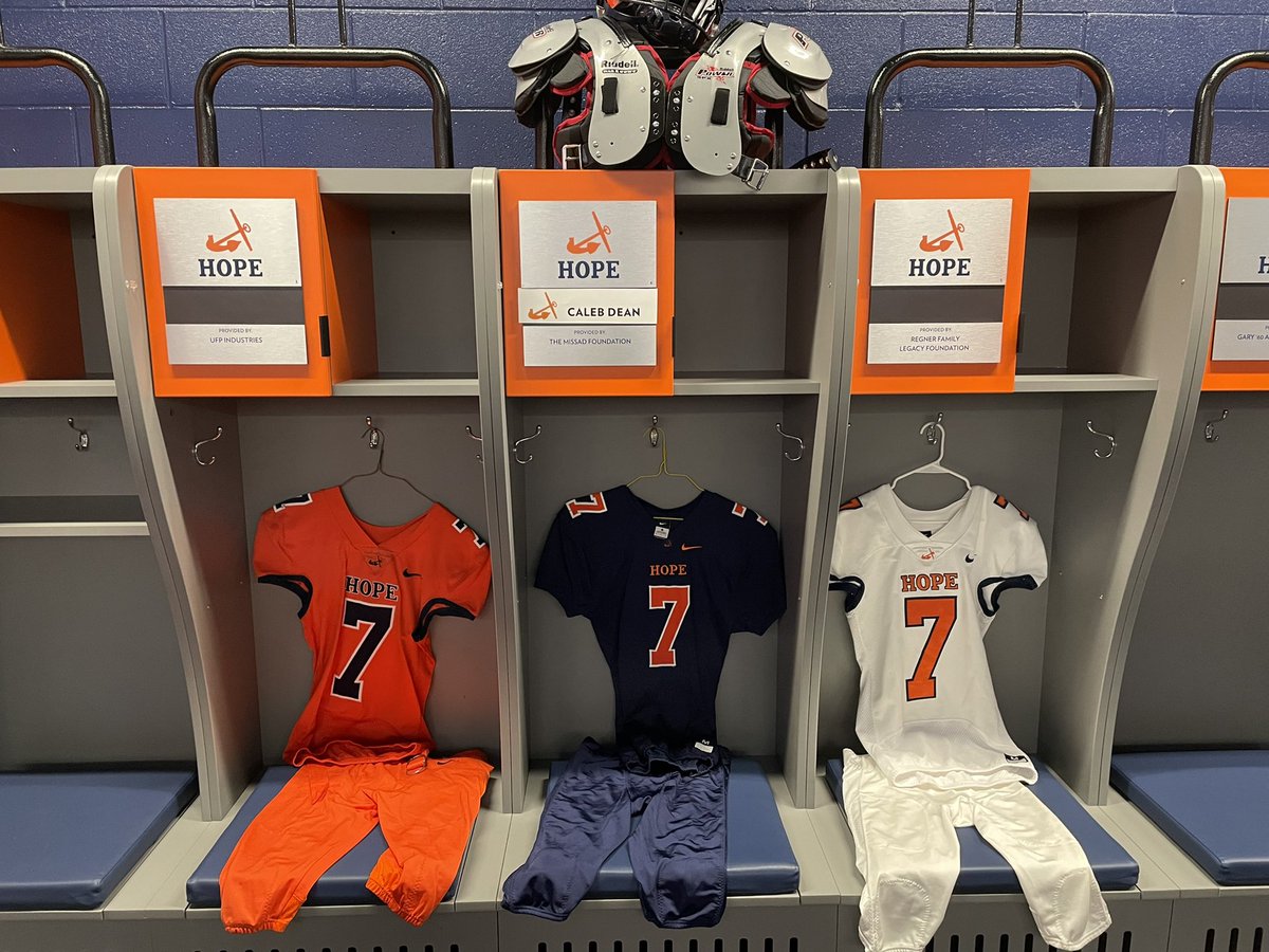 2022cdean's tweet photo. Thanks to @PStuursm and @HopeCollegeFB for having me out on the visit and offering a roster spot. Great culture and community. Go Hope!🟧🟦 https://t.co/2emMAvsSrc