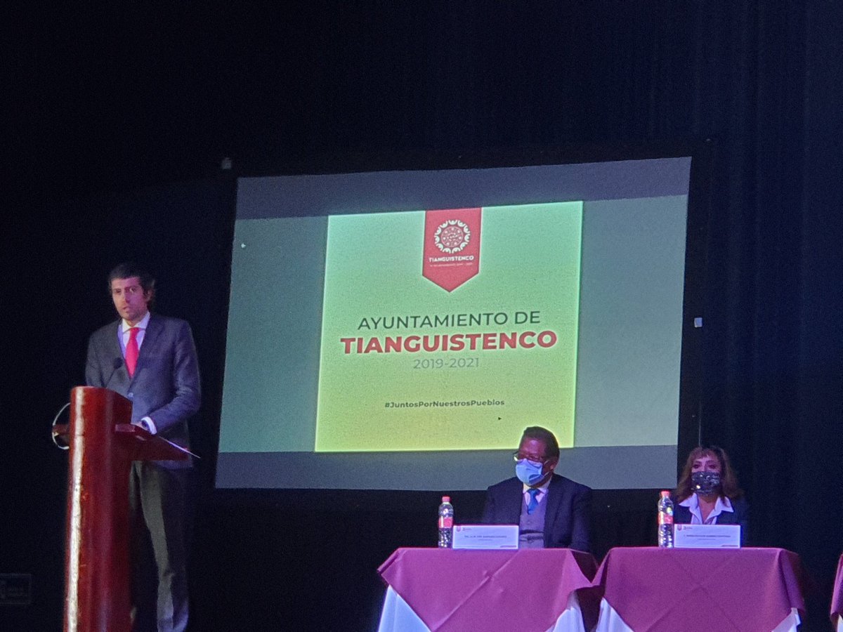 pepeozuna's tweet photo. En rep del Gob del #EdoMéx, Lic.@alfredodelmazo acudí al #3erInformedeLabores del PM de #Tianguistenco Alfredo Baltazar. Reconozco la disposición y compromiso mostrada durante una época de retos. Así como a su cabildo y equipos de trabajo por los logros obtenidos en estos 3 años https://t.co/7S52ksJyUj