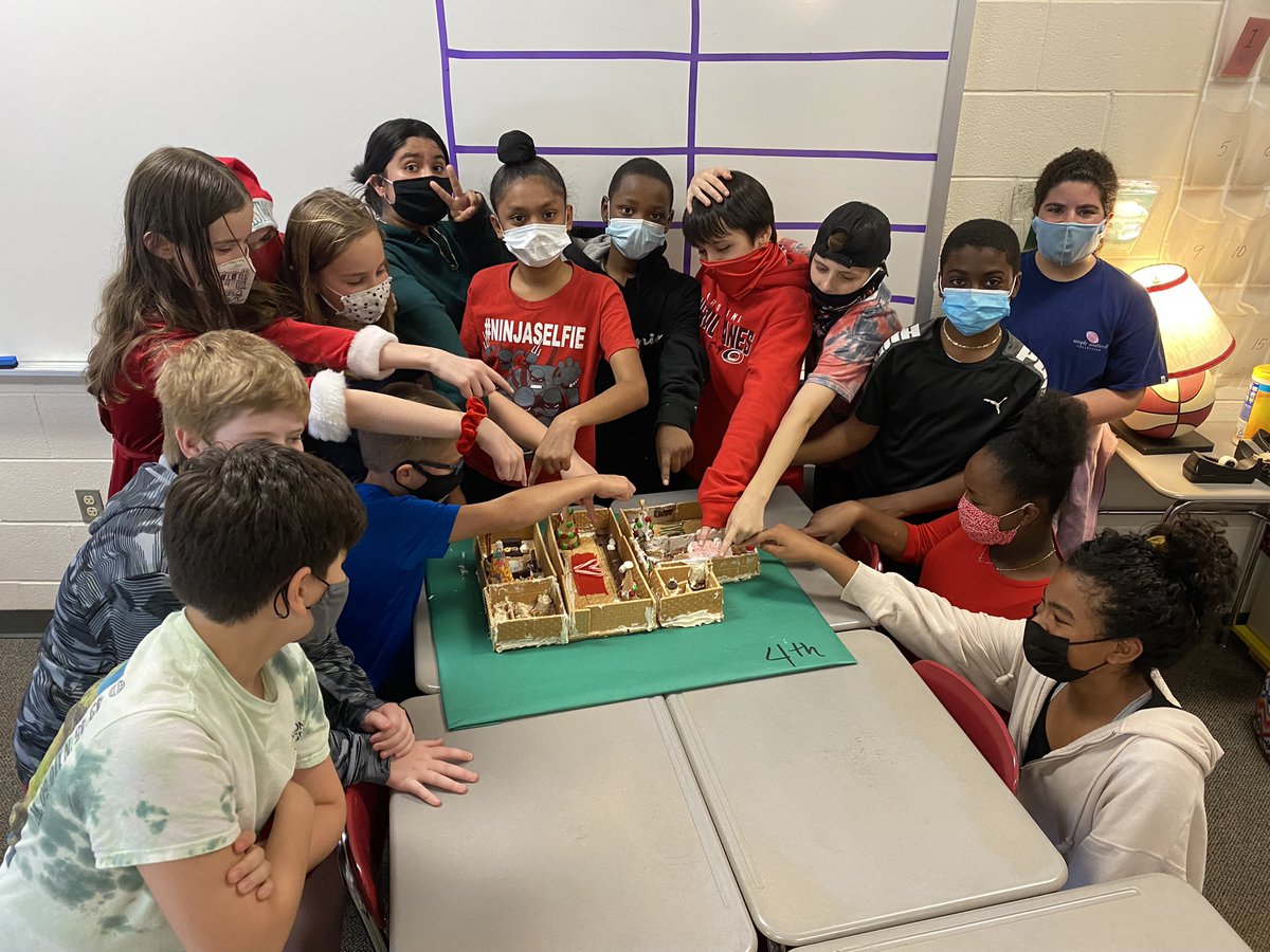 klm1226's tweet photo. Gingerbread STEM project 6-1 core 4 #salemproud @SalemBosh @TimothyBelton7 https://t.co/eiIbuB58rm