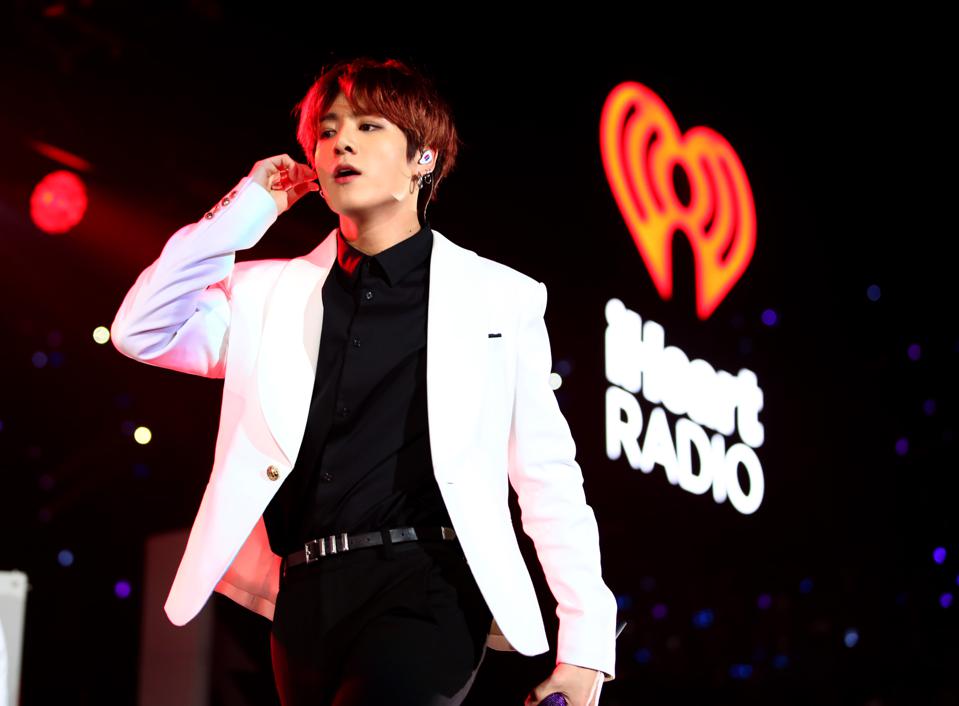 Forbes's tweet photo. BTS’s Jung Kook Scores His Debut Solo Billboard Chart Hit https://t.co/9wVT795B5t https://t.co/uPHz4hixvc