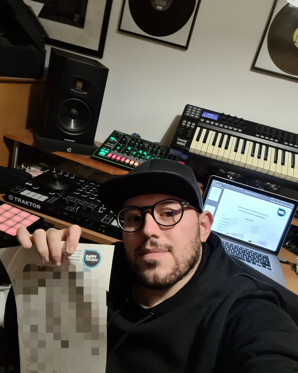 Oh Yeah 😎 today sign 🖊 New music on @happytechnomsic 💪 
By <a href="/lexlay/">Lesley-Anne Manuh</a> Stay tuned guys 📡 @alex_m_italy #house #housemusic #alexmitaly #techouse #techhouse #electronicmusic #happyhouse #techno 
#electronicmusicdance #electronicmusic #happytechno #happytechnomusic #lexlay