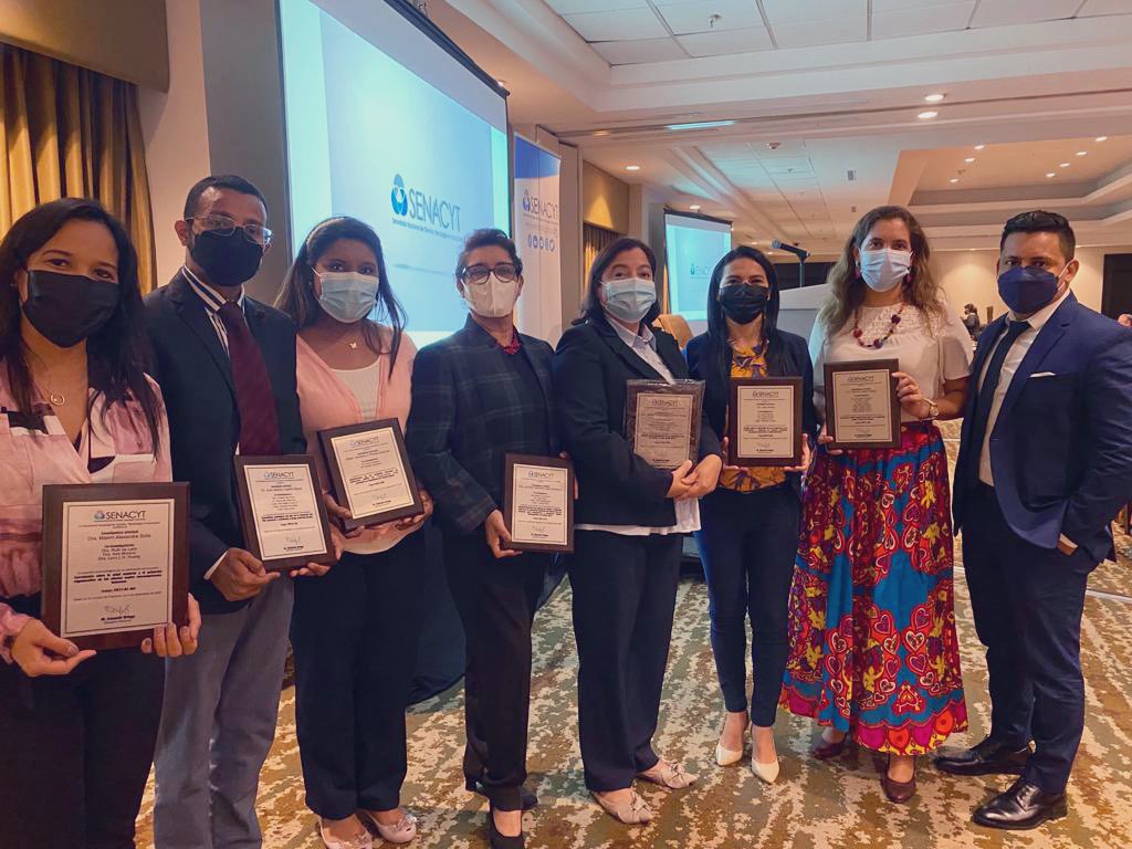 InstitutoGorgas's tweet photo. Que orgullo que Panamá cuente con grandes científicos y que su trabajo sea reconocido. Gracias a la @senacyt por estos reconocimientos de culminación de proyectos y por enaltecer la labor de nuestros investigadores a través de este gran Compendio Científico. Si hay @CienciaPTY https://t.co/GvFttMEMMA