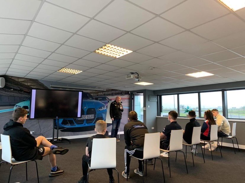 kaylsColeRacing's tweet photo. Awesome day at Mondello park with ᴍᴏᴛᴏʀꜱᴘᴏʀᴛ ɪʀᴇʟᴀɴᴅ ᴀᴄᴀᴅᴇᴍʏ. I’m delighted to have been chosen and be apart of the elite racing driver program.🎖
Had a really good day meeting all the selected drivers for the program.
#kaylscoleracing #KC18 #KC73 https://t.co/AoUo4D1JRv