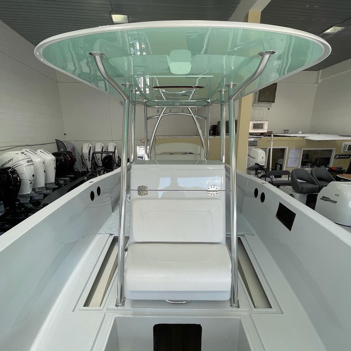 tworiversboats's tweet photo. Console, top, and jackplates are in on the Stamas project! π₯
β’
β’
β’
#tworiversboatworks #mercurymarine #mercuryoutboards #mercuryracing #stuartfl #stuartflorida #florida #treasurecoast #portsalerno #sewallspoint #jensenbeach #hutchinsonisland #fortpierce #verobeach #jupiterfl https://t.co/hdh8FlVN3F