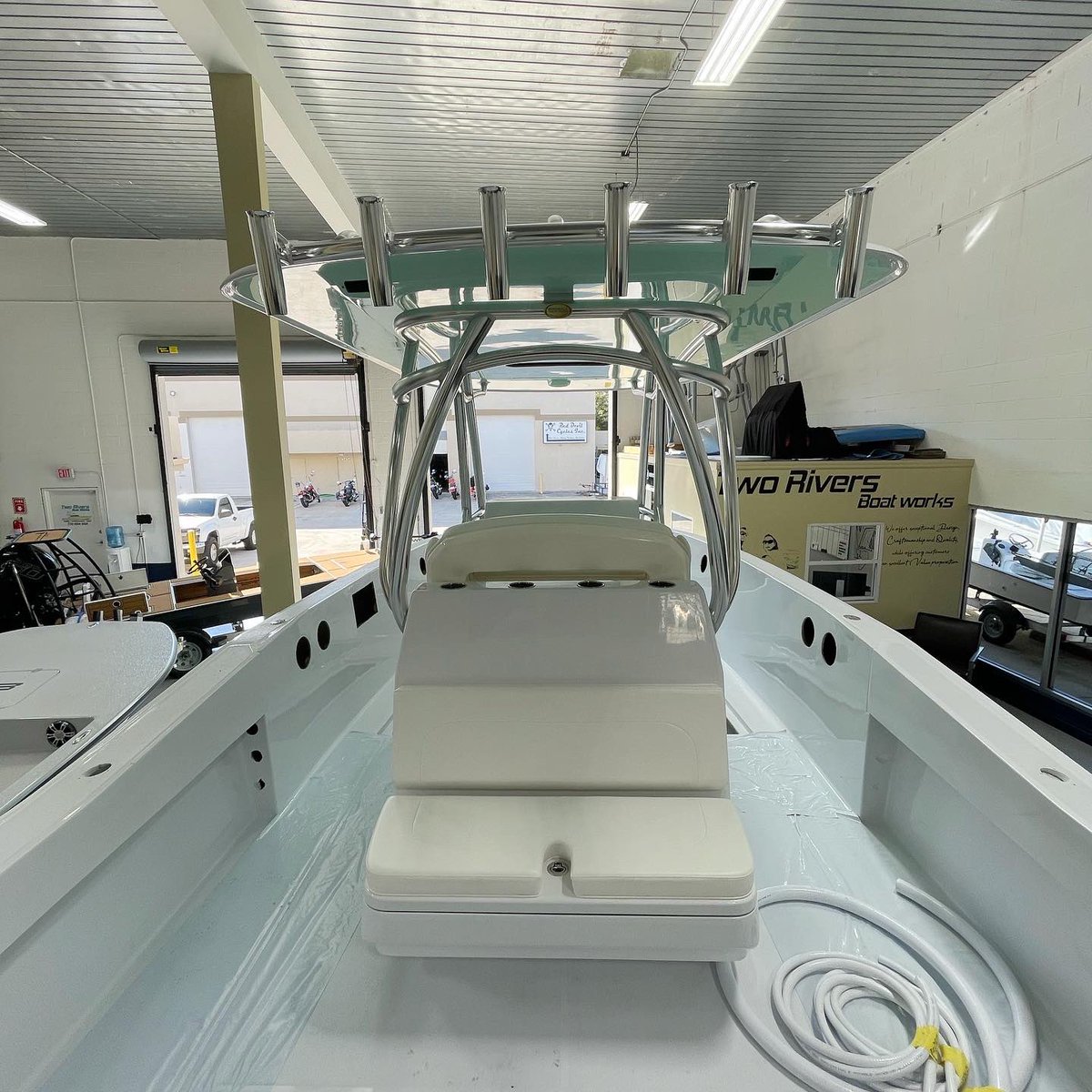 tworiversboats's tweet photo. Console, top, and jackplates are in on the Stamas project! π₯
β’
β’
β’
#tworiversboatworks #mercurymarine #mercuryoutboards #mercuryracing #stuartfl #stuartflorida #florida #treasurecoast #portsalerno #sewallspoint #jensenbeach #hutchinsonisland #fortpierce #verobeach #jupiterfl https://t.co/hdh8FlVN3F