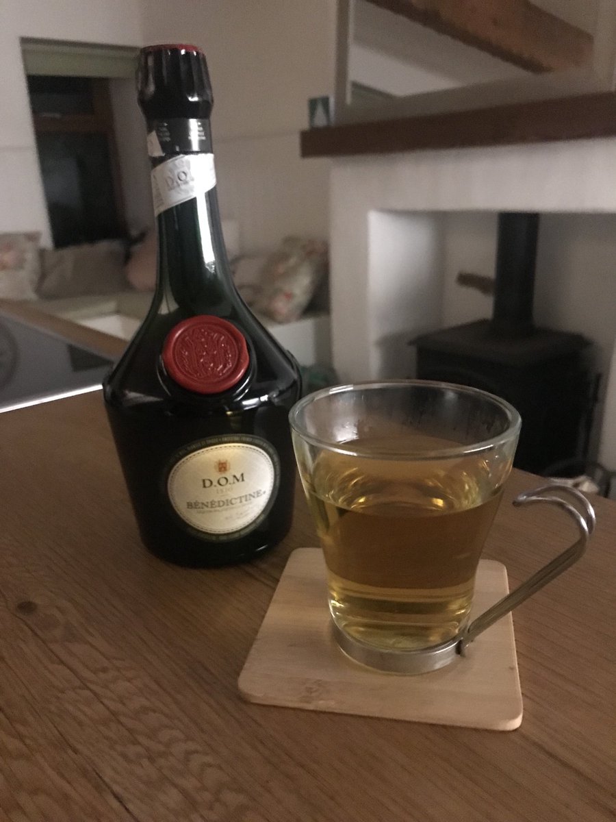 AlisonSHartley's tweet photo. Three days of decongestants, no real relief from a humdinger of a cold. One inch of bene and hot, clear nasal passages. #evidencebasemedicine #Pharmacist 🙄 https://t.co/6IyppjVk4g