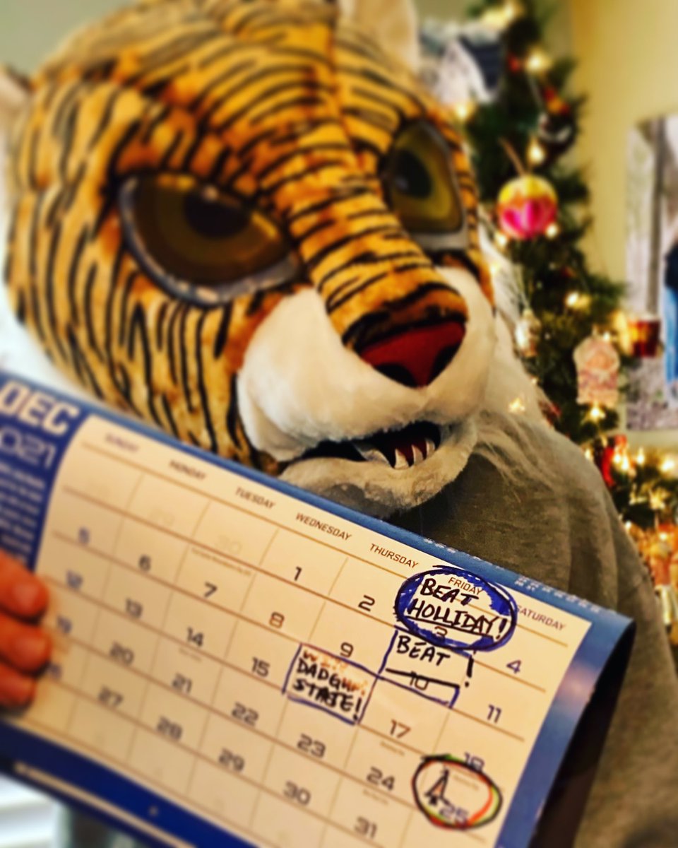 ramblingroyGT's tweet photo. There’s a Holliday on the calendar today! 🗓 🐅 🏈 

If you can’t make it to the game listen to us on the internet

🏈 Gunter vs Holliday
⌚️ Kickoff 7PM we’re on at 6:15
🎙 https://t.co/khREw1oYMp 
📻 Tune in
👂🏼 Listen in
🗣 Tell somebody

#Round4 #GoldBallSzn #TPW #txhsfb https://t.co/awBEgA1iHy