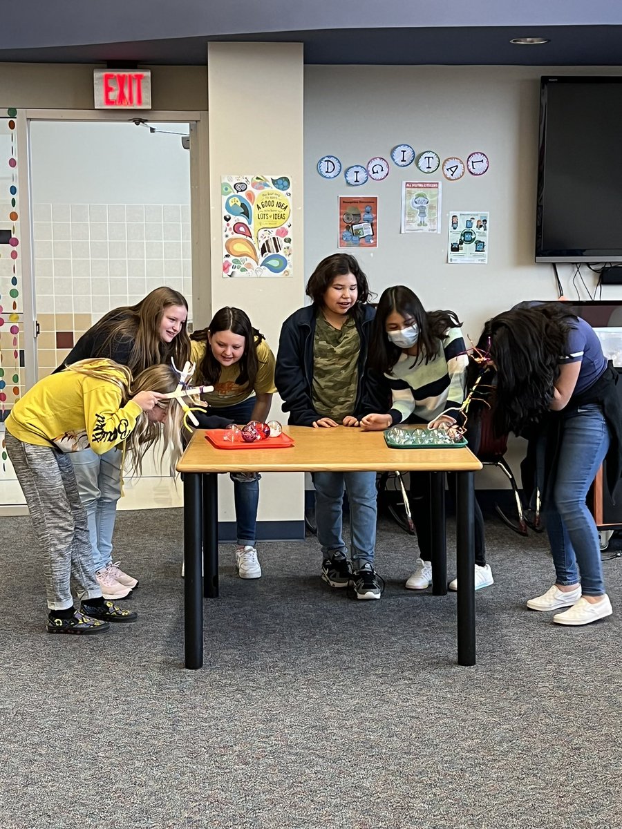 EmilyPaine9's tweet photo. Reindeer Relay today in the library!! #makerspace #avcato #library @WaserLibrarian https://t.co/U0kMI1MWT7